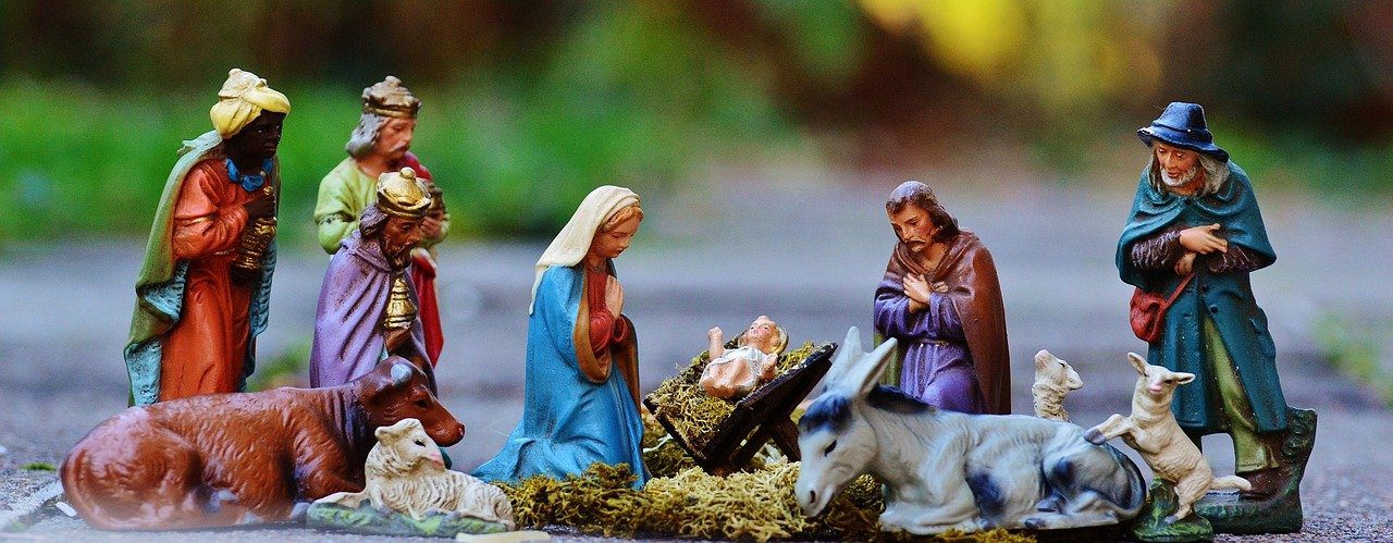 christmas crib figures, christmas, handicrafts-1060026.jpg